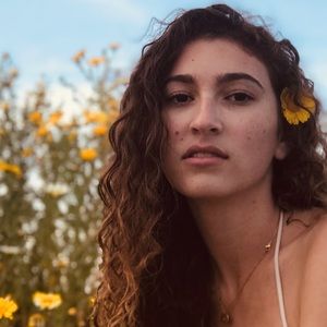 Meet your Posher, Talia